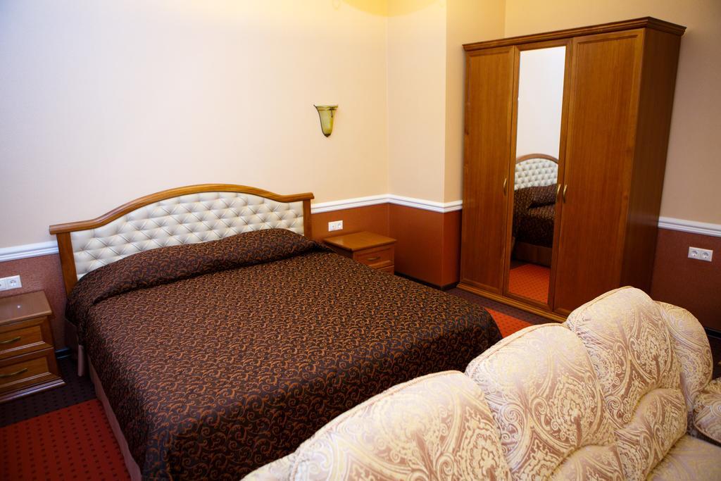 Ekaterinodar Hotel Krasnodar Room photo