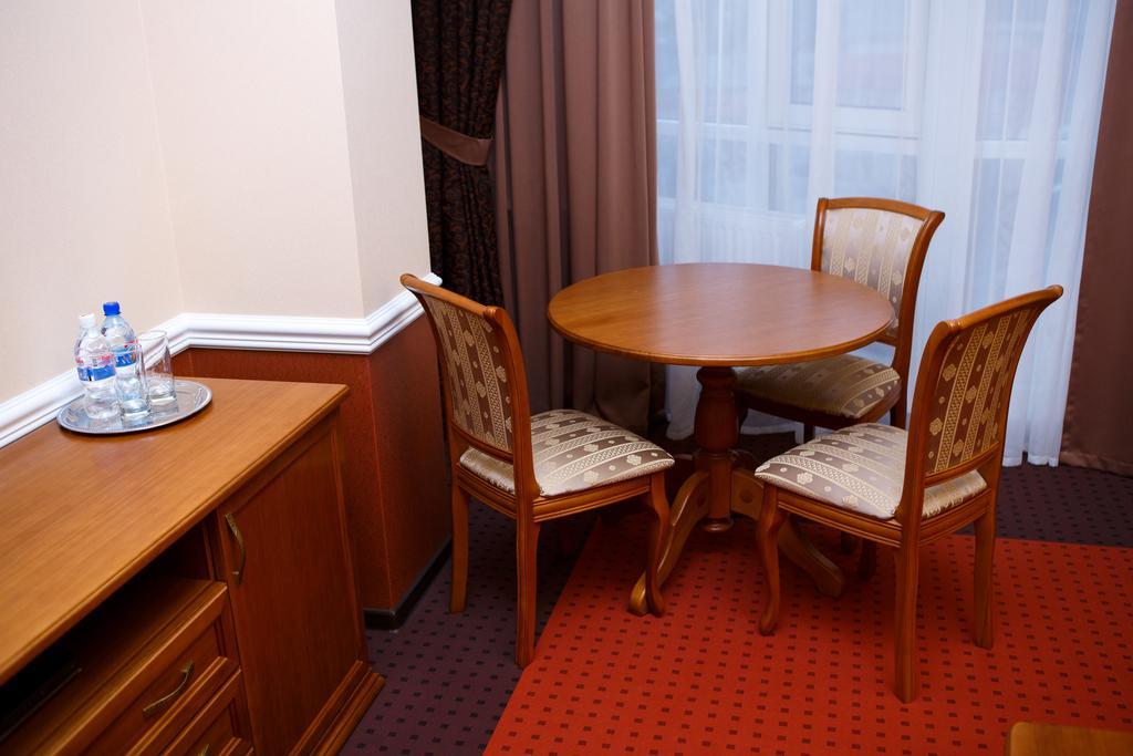 Ekaterinodar Hotel Krasnodar Room photo