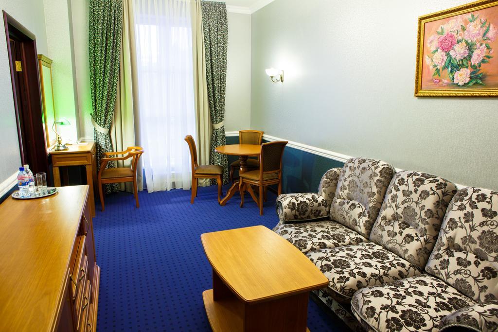 Ekaterinodar Hotel Krasnodar Room photo